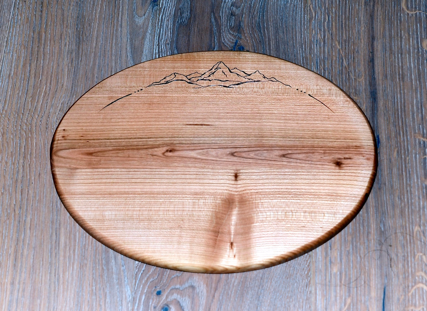 Holzbrett Eiger Silhouette oval