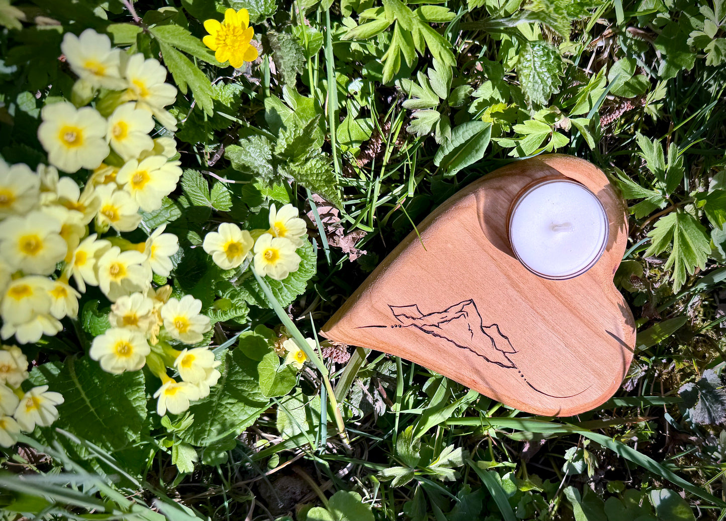 Coeur lumineux en bois silhouette Eiger